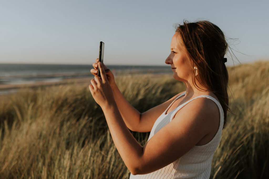 Eigenaar KROOST op het strand